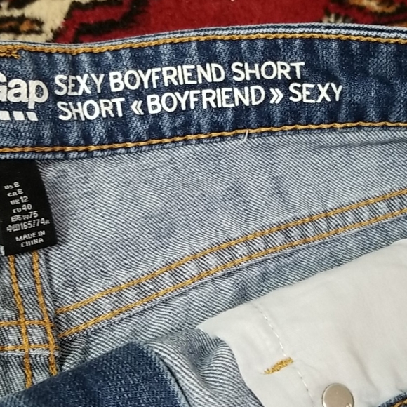 🎁 Gap sexy boyfriend short embroidered denim shorts - Picture 4 of 6